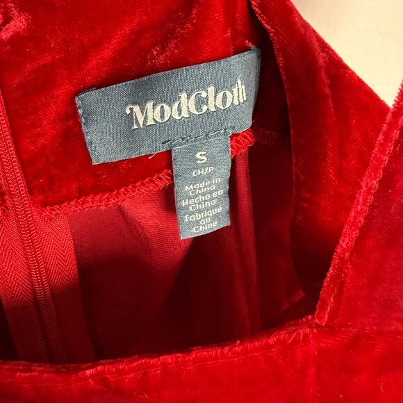 NWT Modcloth Crushed Velvet Suspender Skirt Holly Berry Red Size Small S NEW - Picture 7 of 13